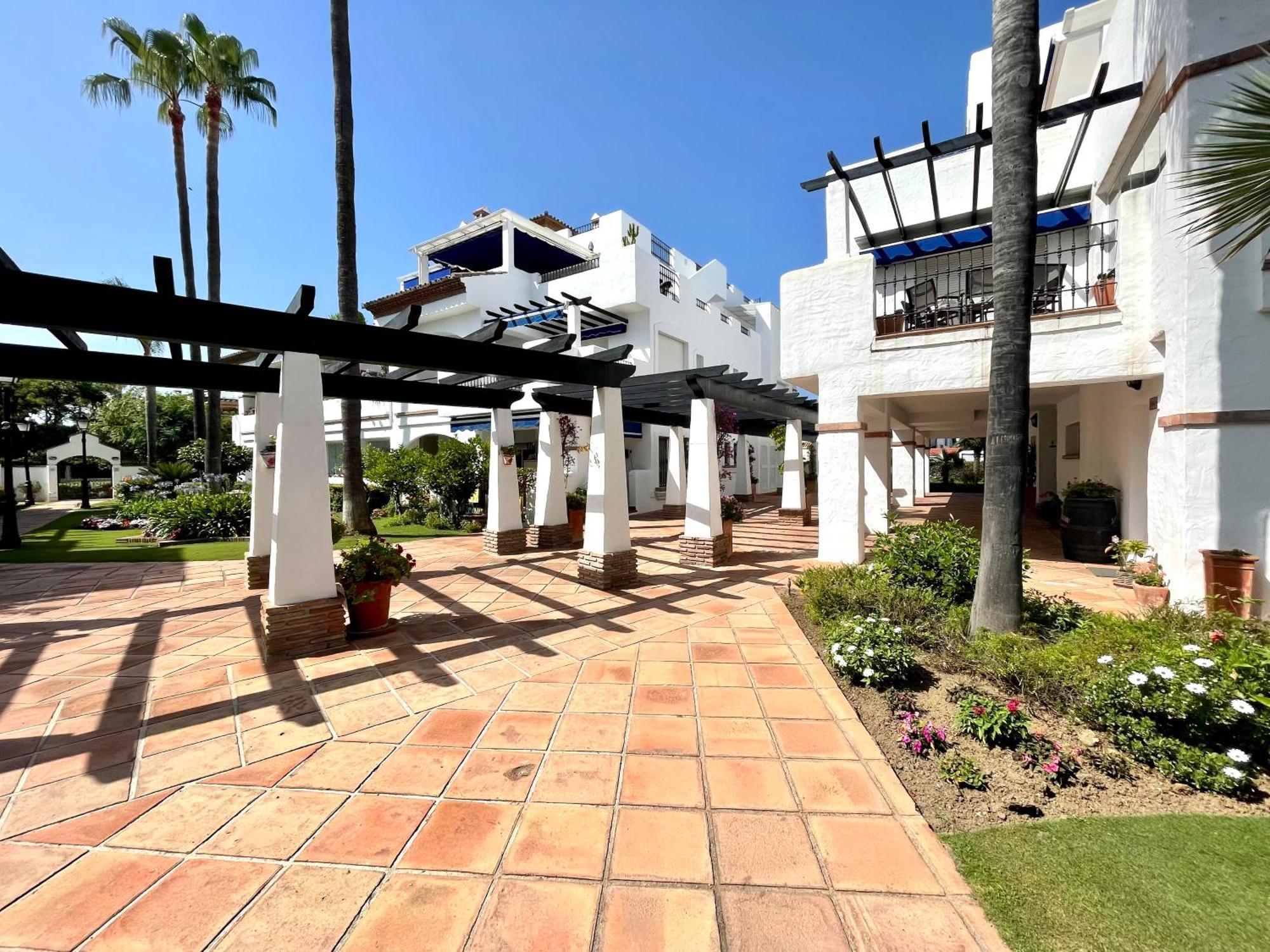 Solguest Apt A 7 Minutos De Puerto Banus 1ª Linea Playa!!! Marbella Luaran gambar